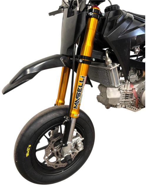 TCB XF Supermoto – Moto de compétition fabriquée en France
